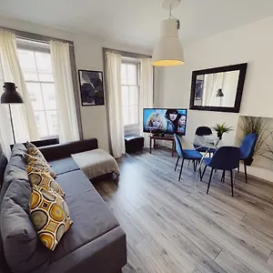 Centre, Two Bedroom, Sleeps 6 Newcastle upon Tyne